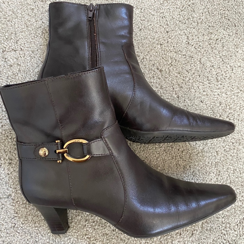 Anne Klein "GRETA" Dark brown ankle boots, sz7